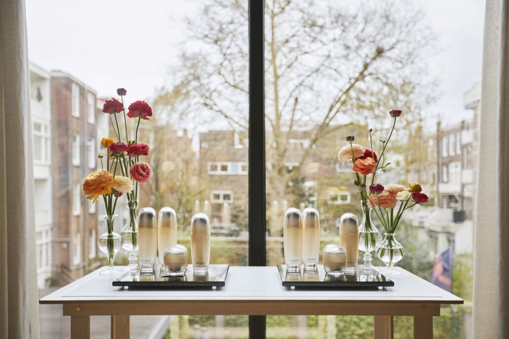 SENSAI ULTIMATE LINE