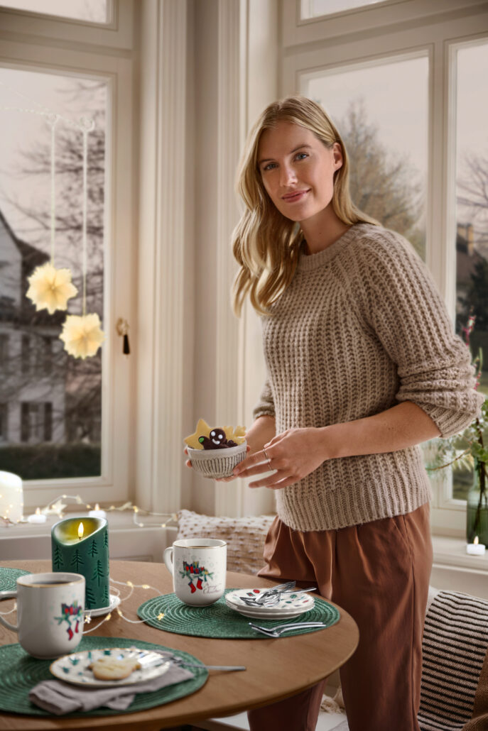 132408 Jumbobecher mit Glanzgolddekor 4 45.23