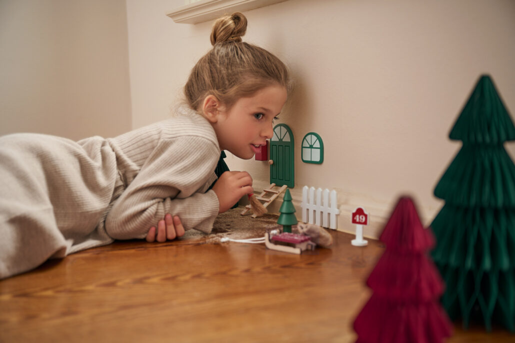 134303 Faltbarer Papierbaum mittel Dunkelgruen 2 45.23