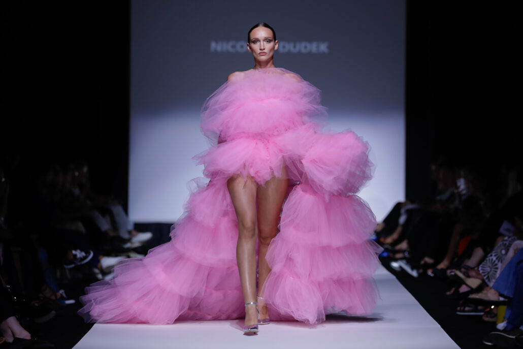 2023 09 11 MQVFW 20 00h a Opening Show Lieblingsoutfits der Designer KB Presse 007