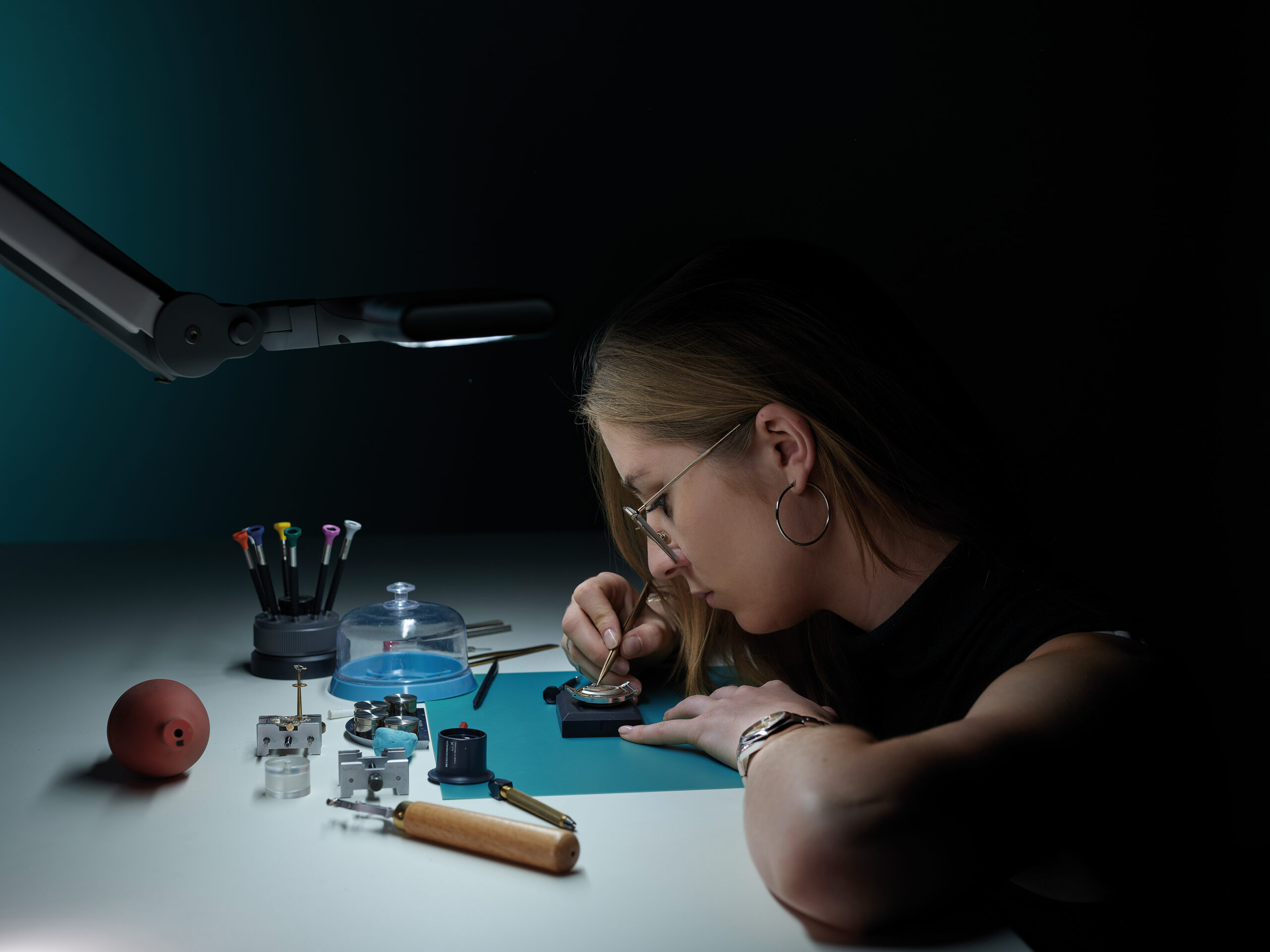 220928 die zeitmesserin bild arbeit detail seite birgit scaled