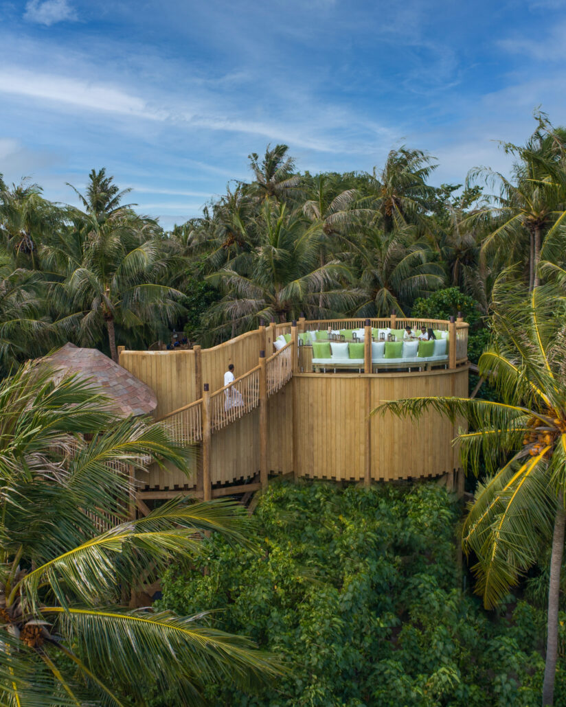 23938 Soneva Fushi Flying Sauces Zipline Dining