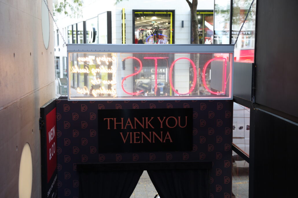 44 18 DOTS Establishment Ambient