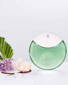 Issey Miyake A Drop dIssey Essentielle EDP pyramid creative visual RVB 300dpi