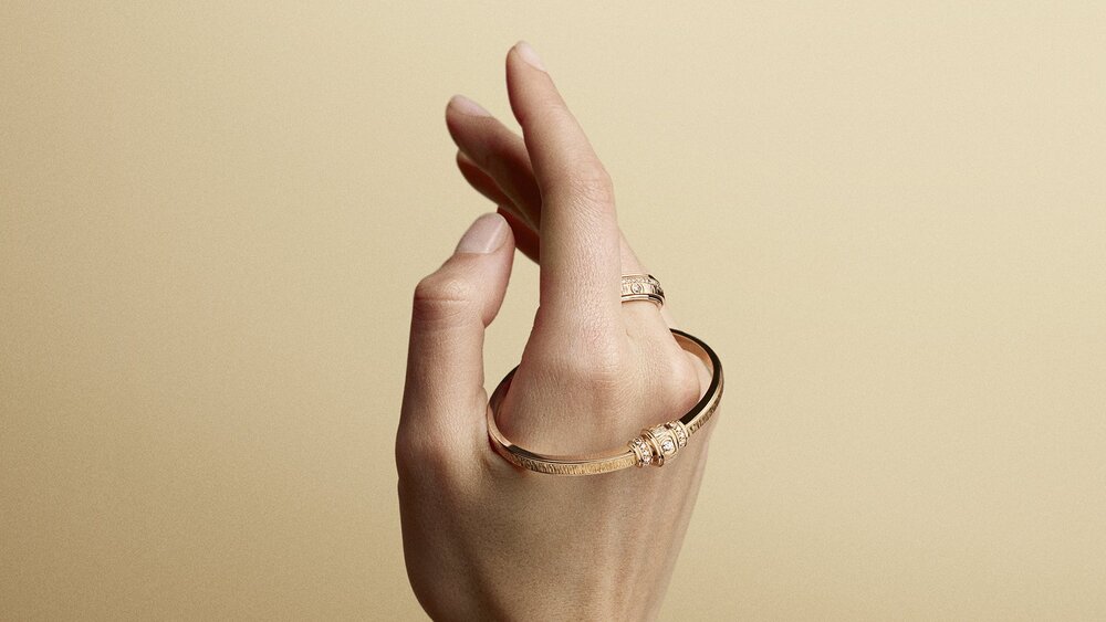 Piaget Possession Decor