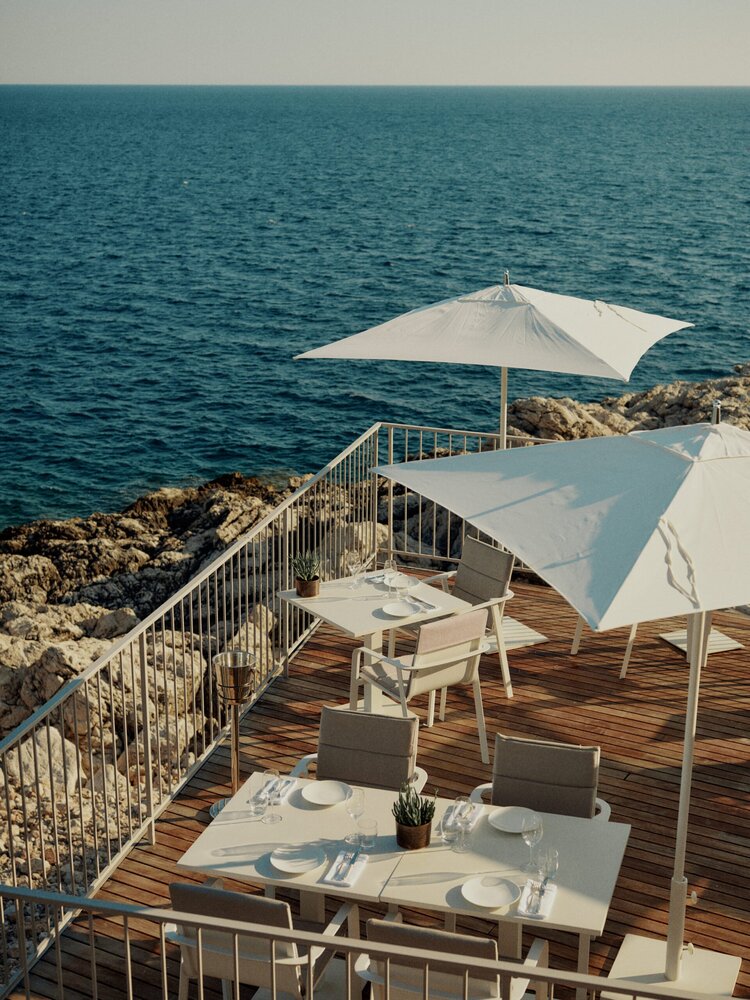 SunDeckMamulaIslandBokaBayMAF02 scaled