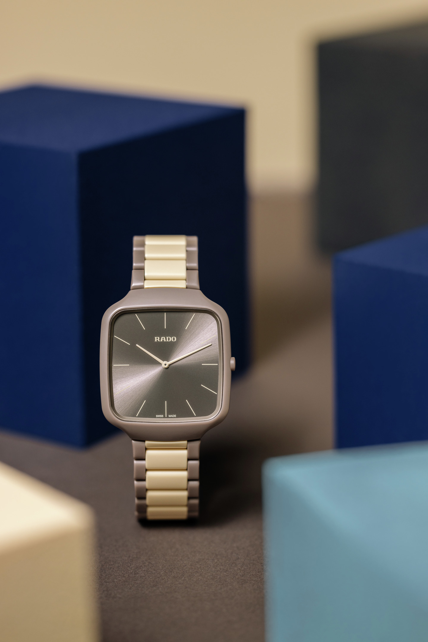 True Square Thinline Le Corbusier R27046172 LS g