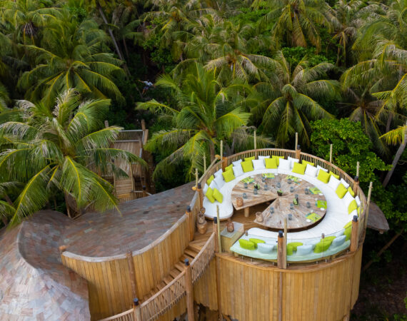 27548 Soneva Fushi Flying Sauces Zipline Dining