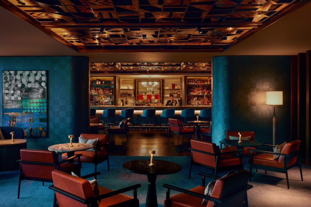 85 MOBAR INTERIOR OVERVIEW LR