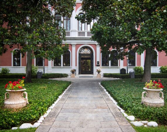 e39baf2b5801 74567375 4K