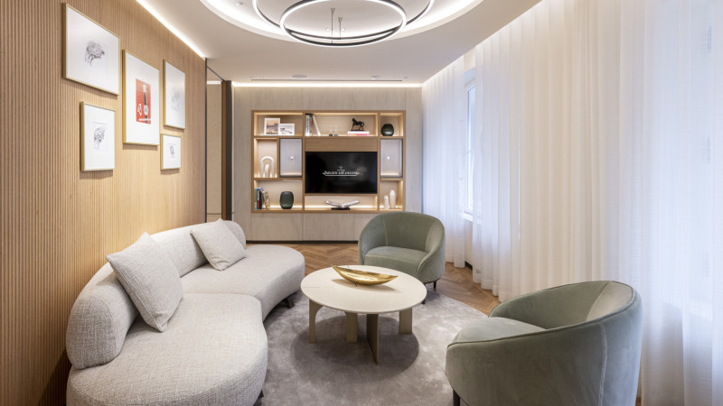 800 2023jaeger lecoultremunichboutique@s.pessina6