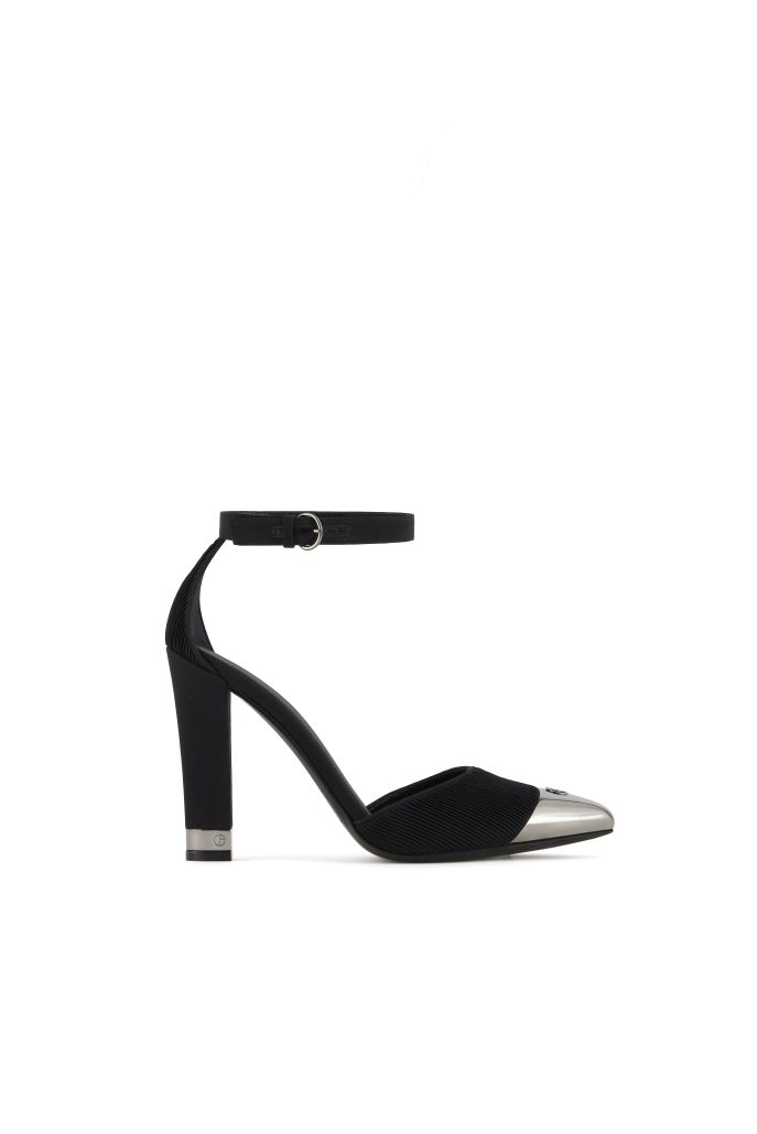 Giorgio Armani FW23 X1F186 XN962 K001 K items0070