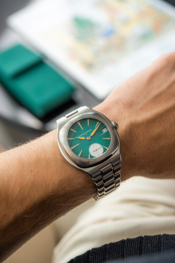 Laurent Ferrier Serie Atelier V Sport Auto 40 Watch LCF040.T1.V1GCO Front Lifestyle 4 HD