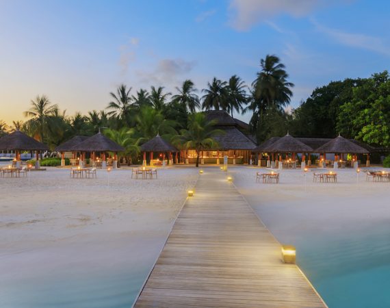 Velassaru Sand Restaurant c Velassaru Maldives