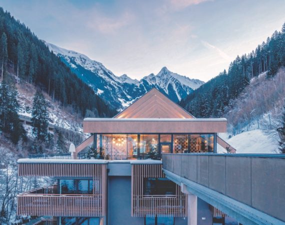 aussenansicht vom zillergrundrock im winter zillergrundrock 0 1