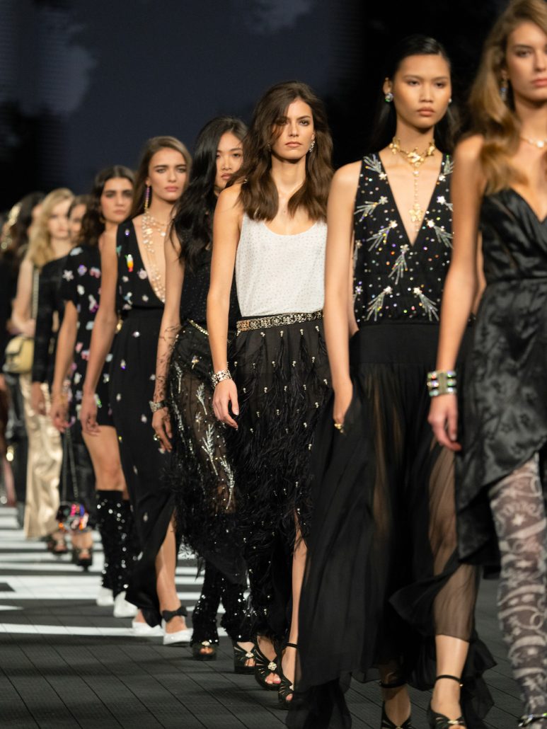 chanel cruise 2023 24 show in shenzhen finale pictures 3 HD