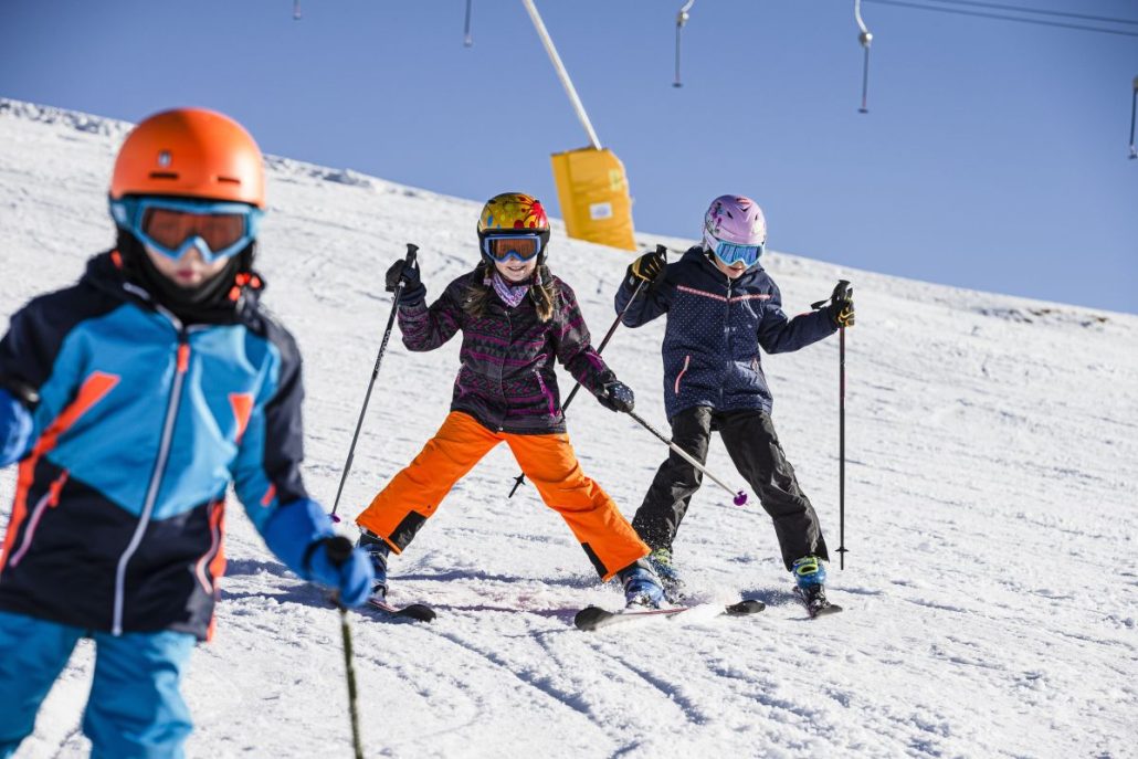 kinder beim skifahren c moritz attenberger bergbahnen sudelfeld