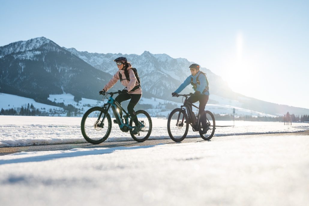 sportliche aktivitaet im winter c mathaus gartner das walchsee aktivresort