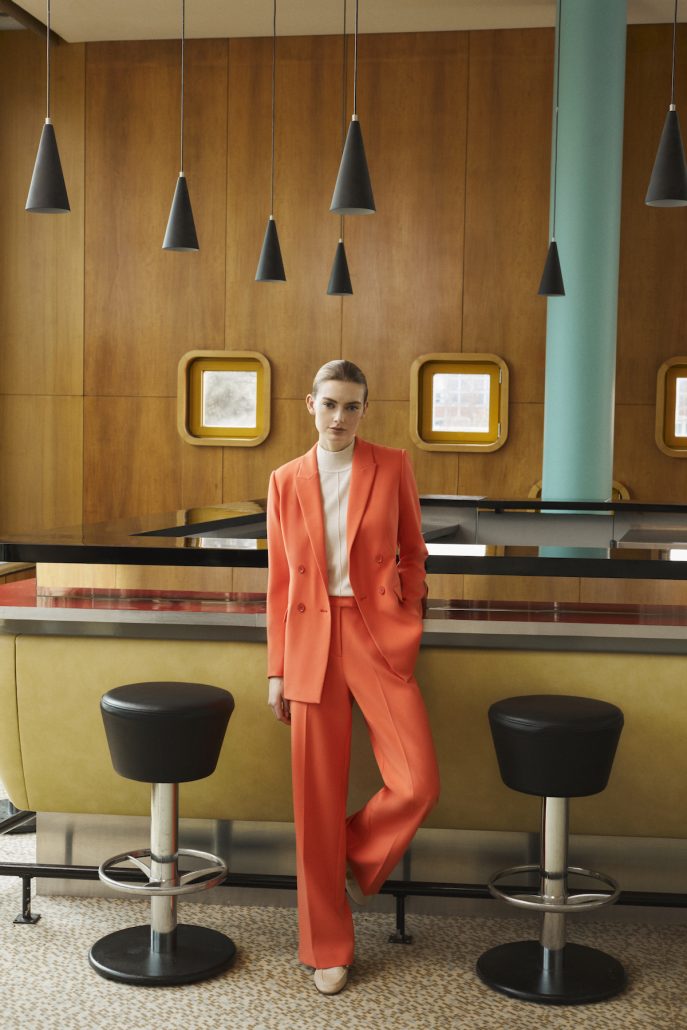 312 COMMA KEY LOOK 01 1520