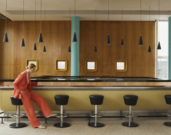 312 COMMA KEY LOOK 01 1633 2