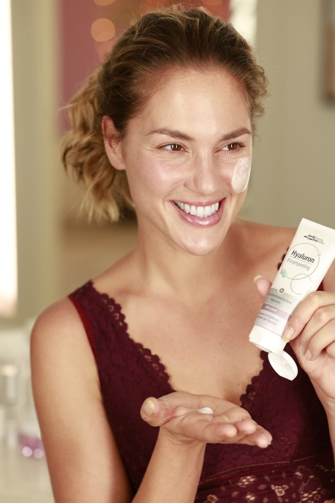 Close Up Hyaluron Enzympeeling von medipharma cosmetics