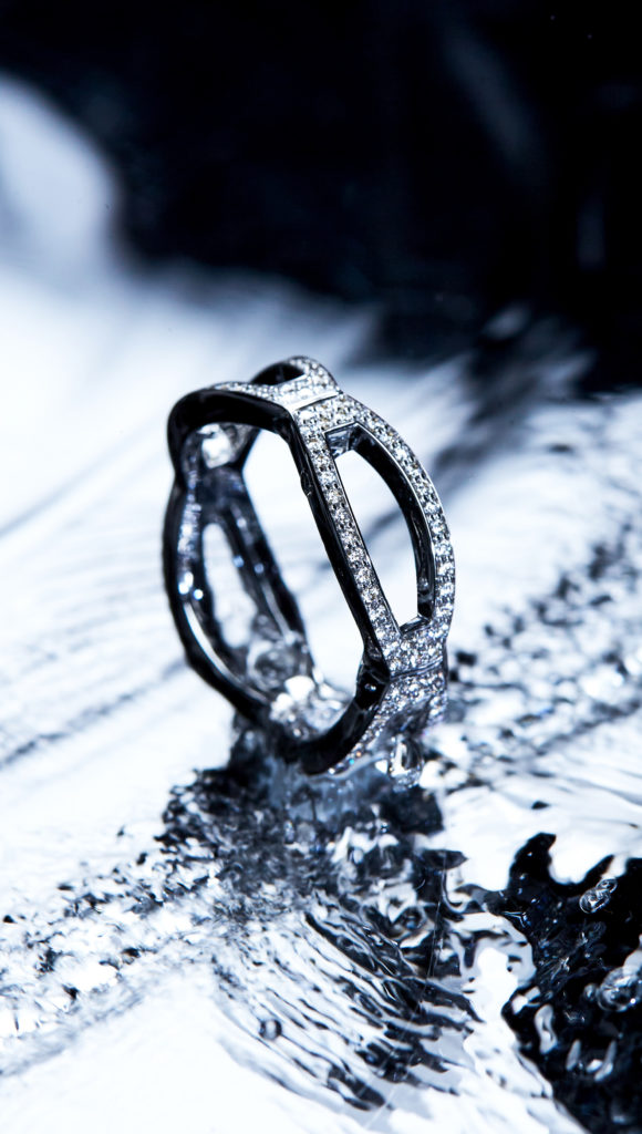 Corum IconEternity Ring WG LS2 580x1024 1