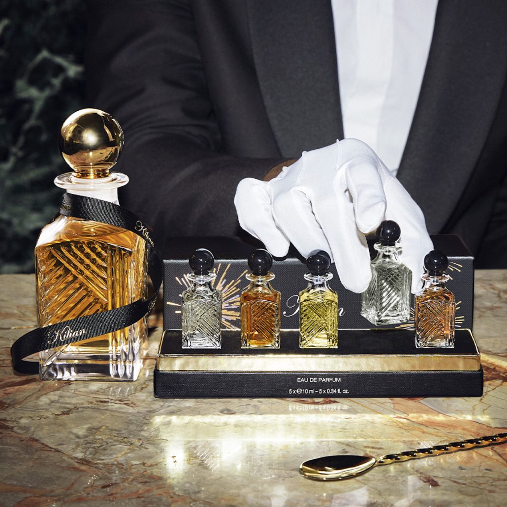 FY24 HOLIDAY SEASON DIGITAL CONTENT MINIATURE SET 1080 1080 RVB