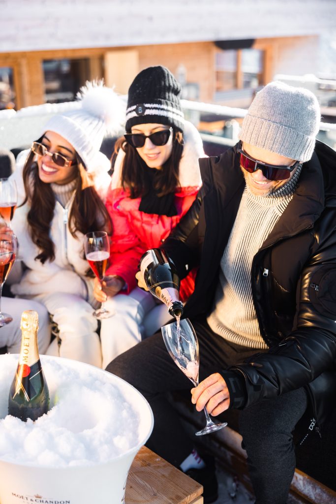 MoetChandon ChampagnerGondel 01 683x1024 1