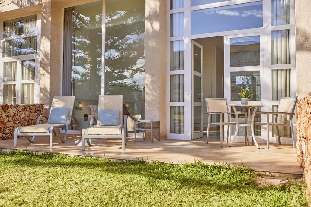 Zafiro Alzinar Mar Junior Suite Private Terrace 22107 ret 1