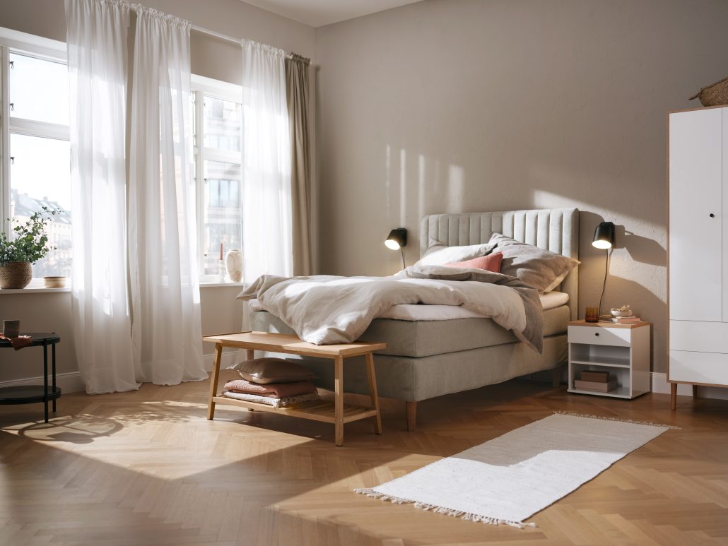 129126 Glas Beistelltisch 1 07.24