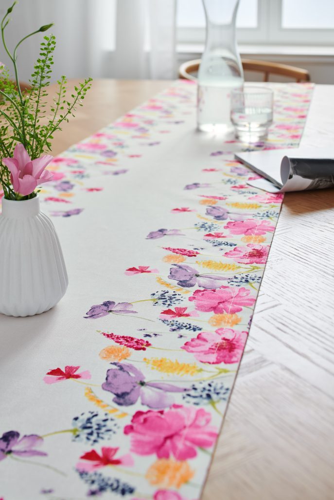 135568 Tischlaeuferbedrucktfloral 1 10.24