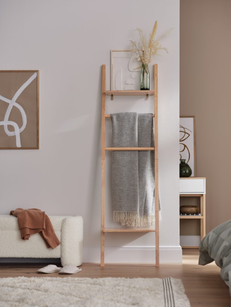 136946 Polsterbank 1 07.24