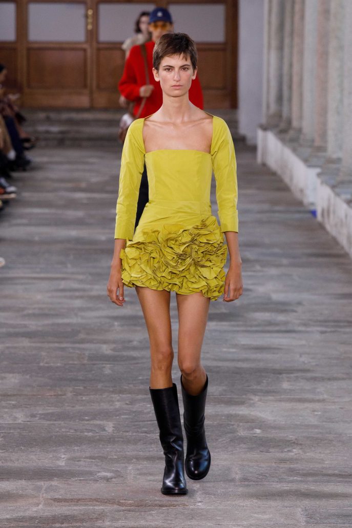 BALLY SS24 show look front portrait48