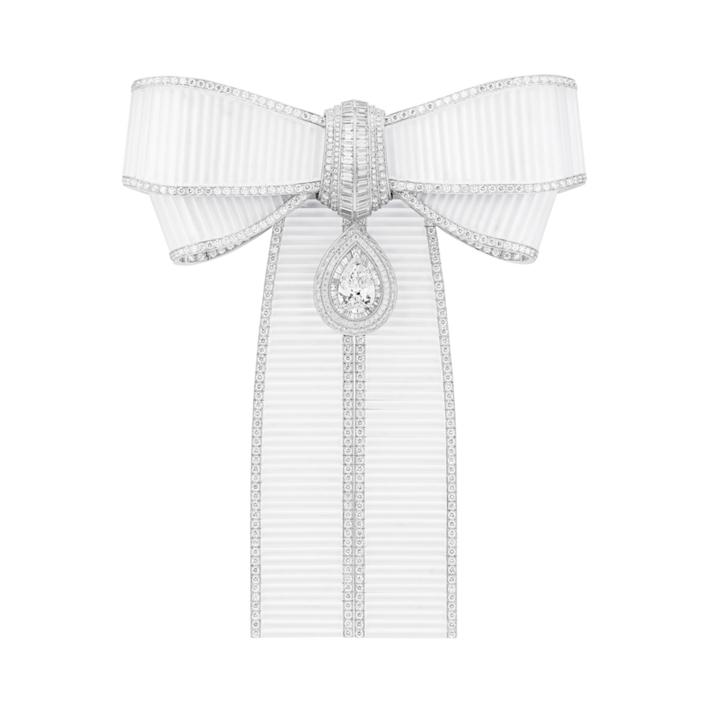 BOUCHERON Noeud chest brooch version of the necklace set with a 4.05 ct pear cut diamond and rock crystal paved with diamonds in white gold