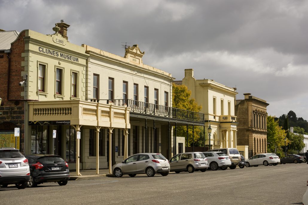Clunes Streetscape c Visit Victoria155903 56