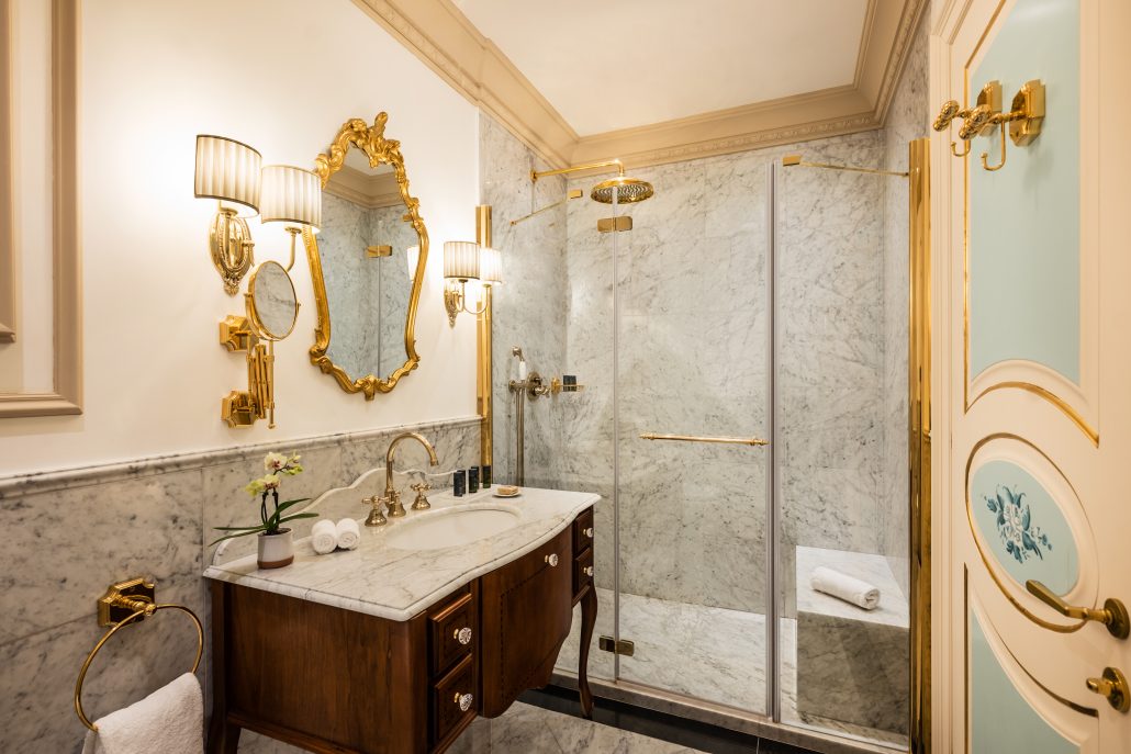 DAVUB P0036 Common Bathroom All Rooms