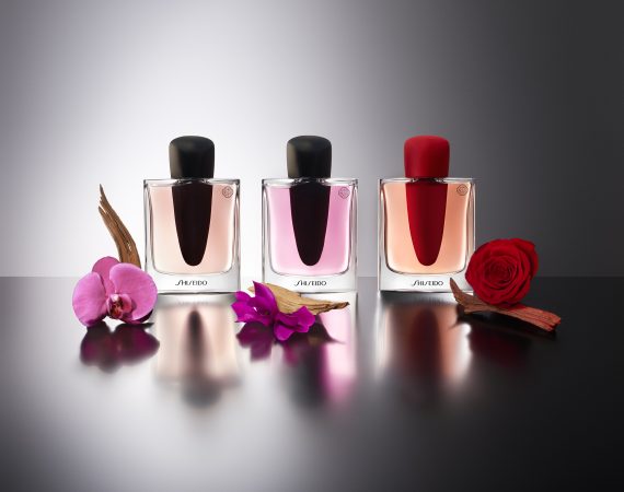 GINZA SS23 Three Bottles EDP Murasaki EDPI With flower Grey background RVB jpg