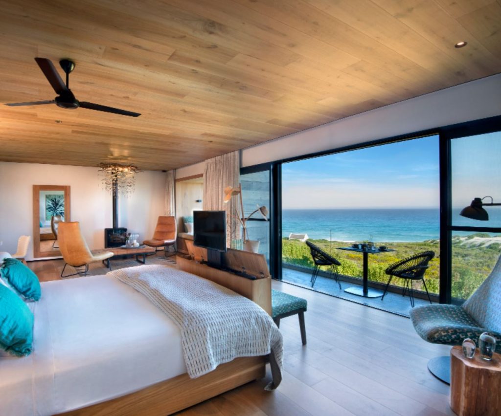 Morukuro Beach Lodge bedroom 1024x851 1