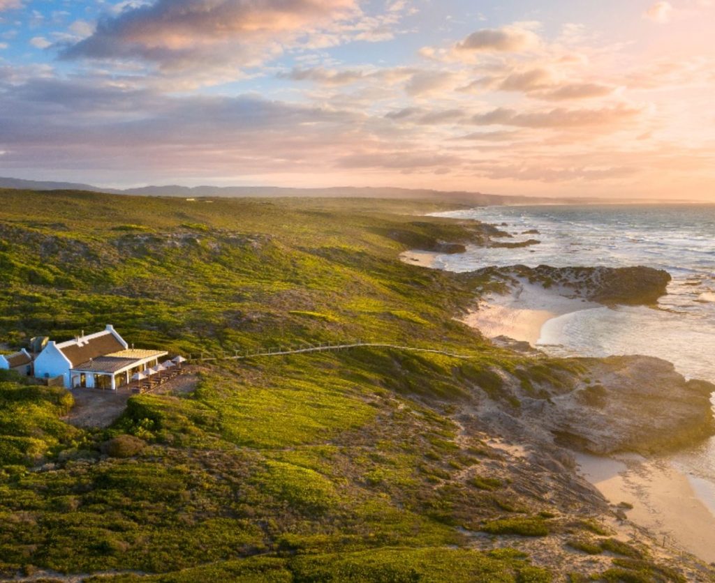 Morukuro Beach Lodge water front 1024x836 1