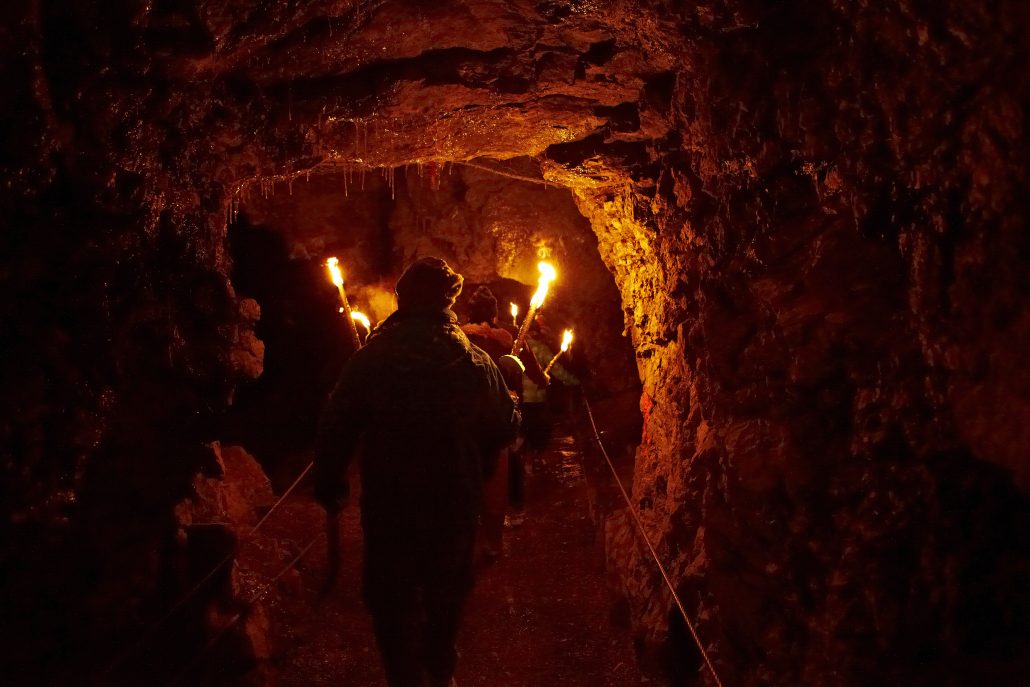 Partnachklamm Fackel Hoehle©GaPa Tourismus GmbH MarcGilsdorf
