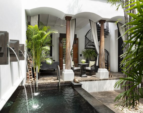 PoolVilla Courtyard1