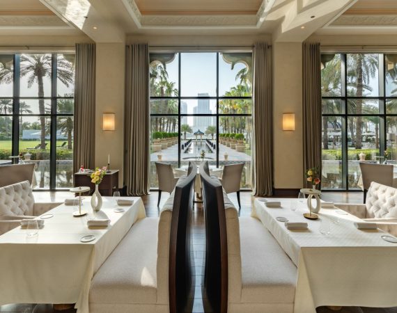 celebrities restaurant 4