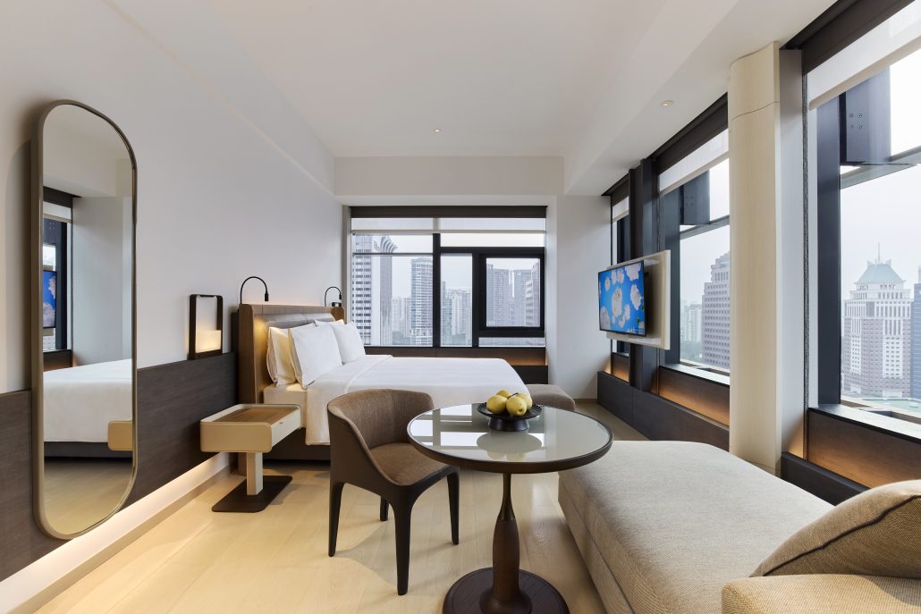 COMO Metropolitan Sinagpore suite master bedroom