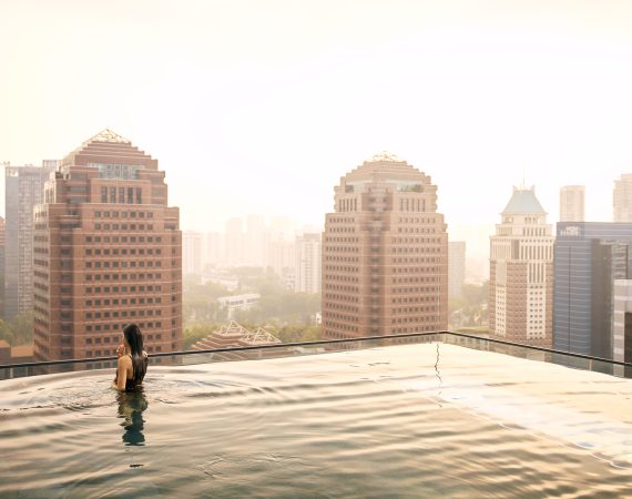 COMO Metropolitan Singapore Rooftop Pool Sunset