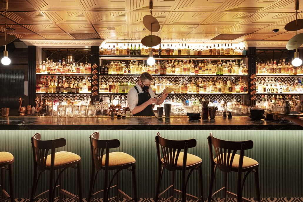 Nick and Noras cocktail and champagne Bar c Visit Victoria 154965 56