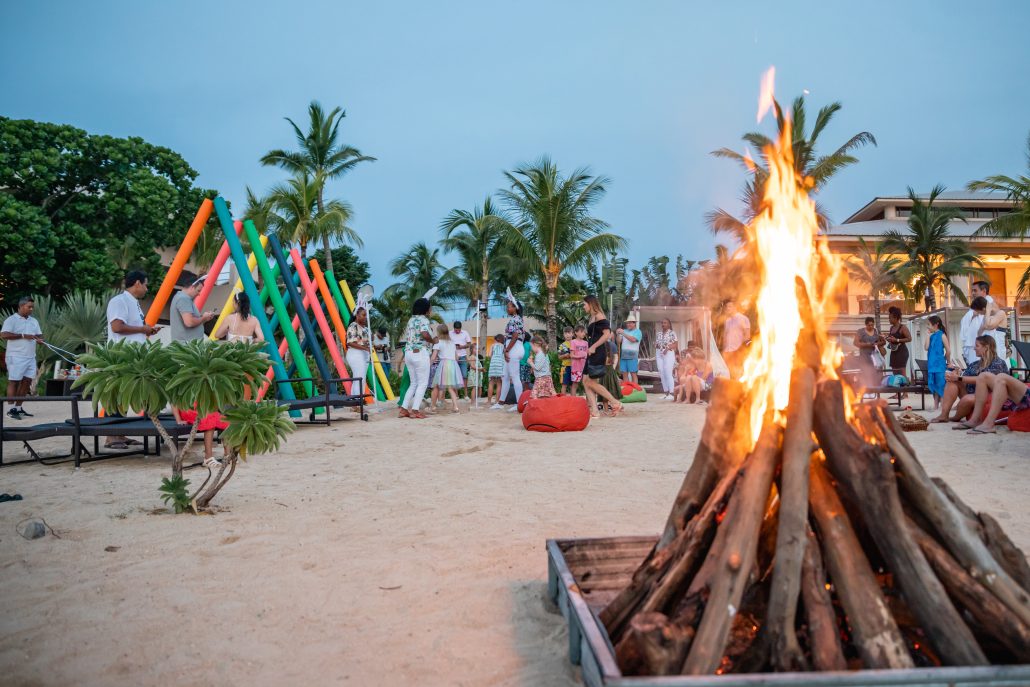 Osterfeuer am Strand c Le Meridien Ile Maurice