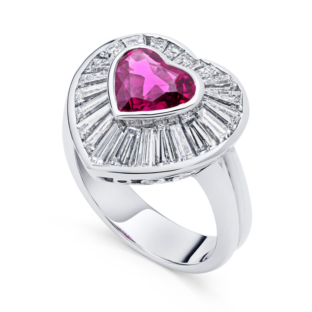 ROZETFISCHMEISTERRubinring750fWGBrillantenBaguetteschliffca290ctRubinherzca210ctum9800 1 1