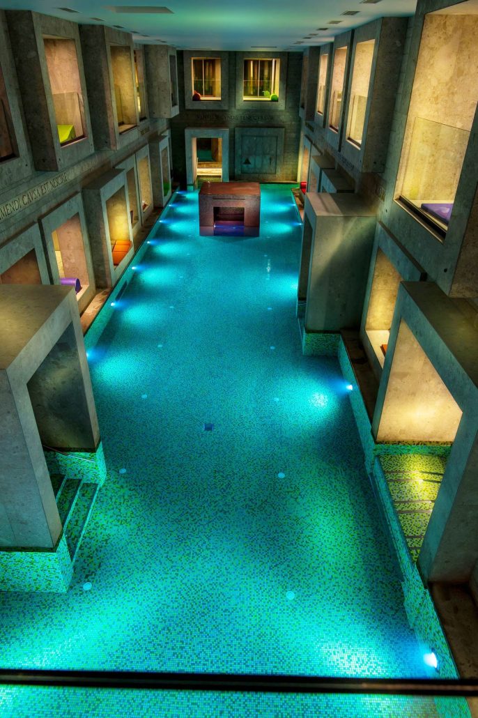 innenpoolansicht von oben rimske terme