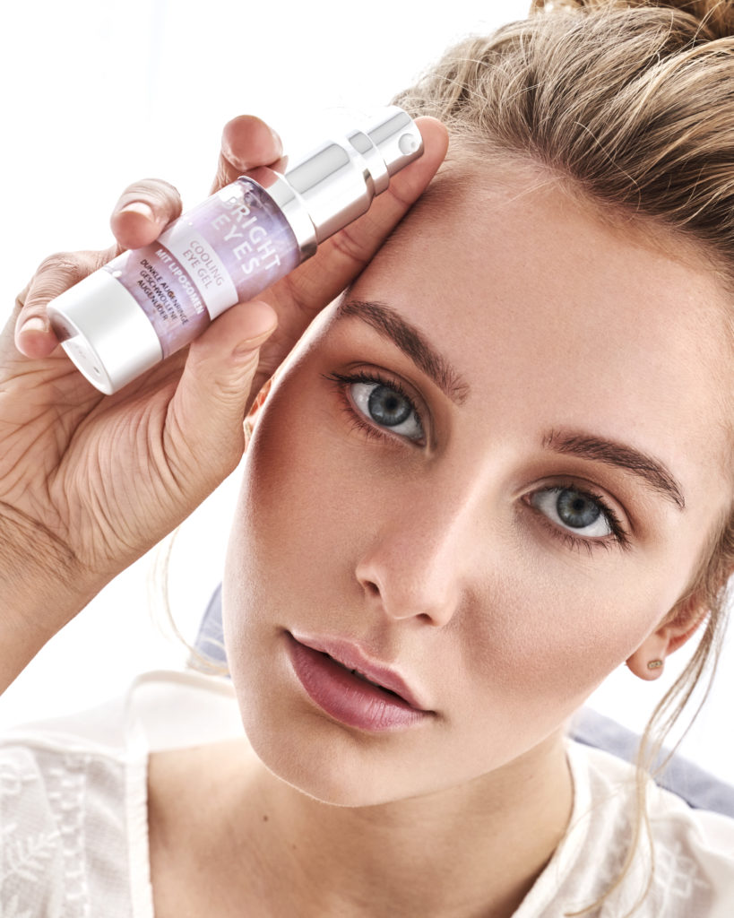 Bright Eyes mit Model klein