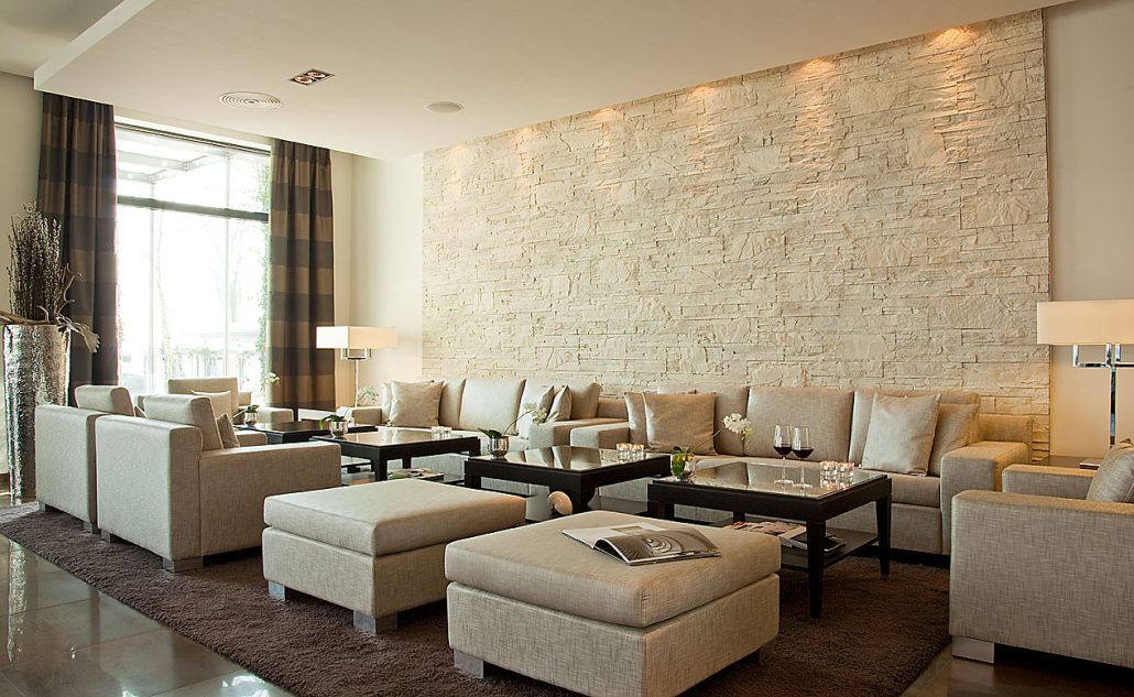 Burg Schwarzenstein Lobby raman photos